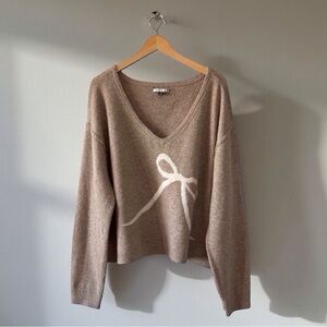 American Eagle Soft Beige Bow Sweater XL • Cozy  Pullover Neutral